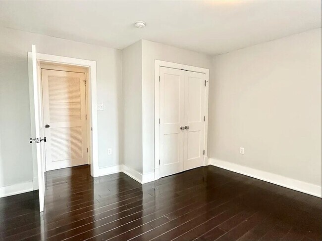 Building Photo - Sleek One-Bedroom in Eastern Market - Parking Spot Included!