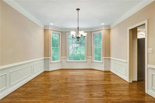 Building Photo - 510 Jacaranda Ct