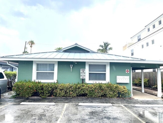 Building Photo - 4440 Bougainvilla Dr