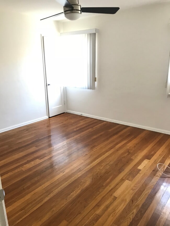 Building Photo - 11152-11154 Morrison St