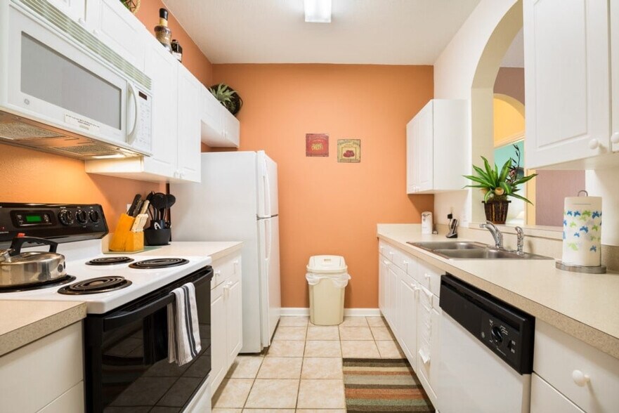 Building Photo - 8107 Coconut Pl