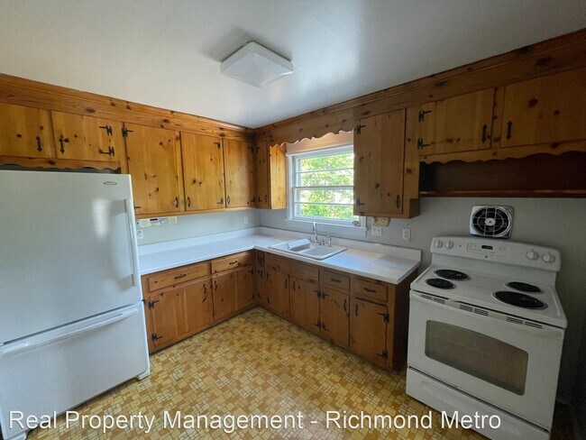 Building Photo - 3 br, 2 bath House - 8315 Hood Drive