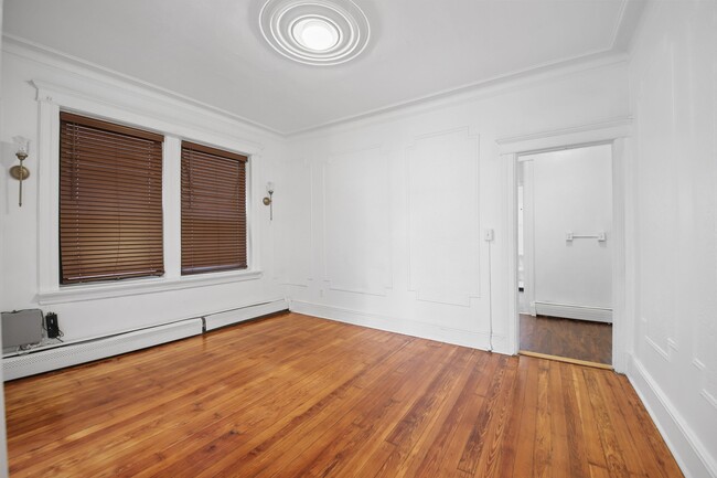 Building Photo - 122A Baldwin Ave