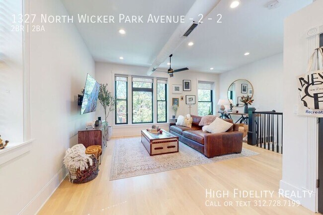 Building Photo - 1327 N Wicker Park Ave