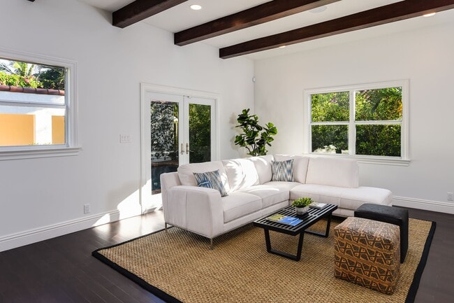 Building Photo - 277 Cordova Rd