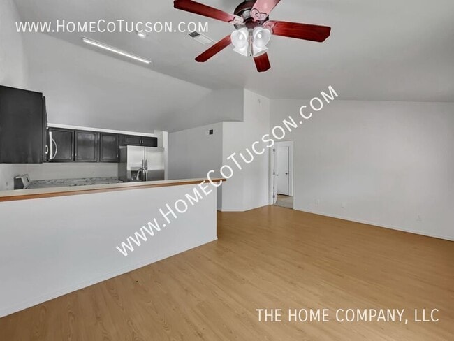 Building Photo - 3873 S Havenhurst Dr