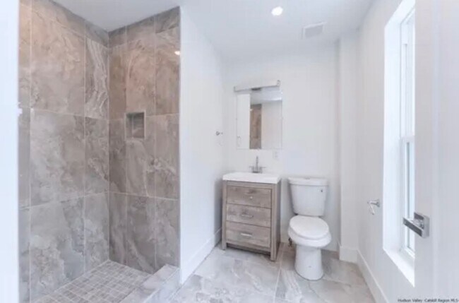 Building Photo - 520 Delaware Ave