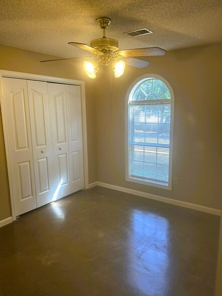 Building Photo - 3403 Saddle Creek Cove