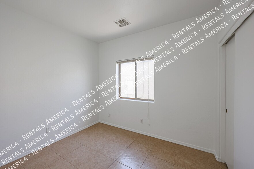 Building Photo - 6837 N 81st Dr