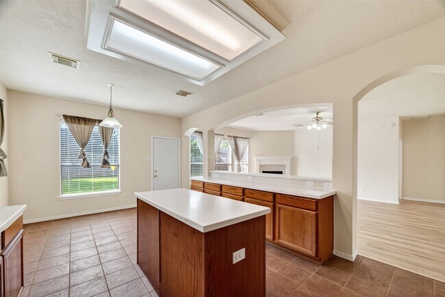 Building Photo - 3514 Parkshire Dr