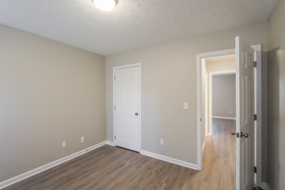 Building Photo - 492 Clearwater Way