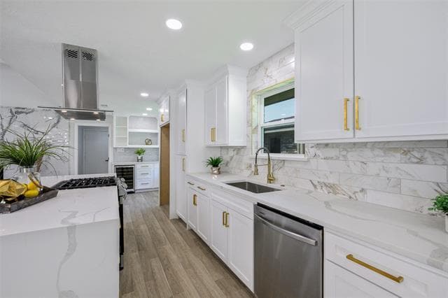 Building Photo - 2400 Bengal Ln