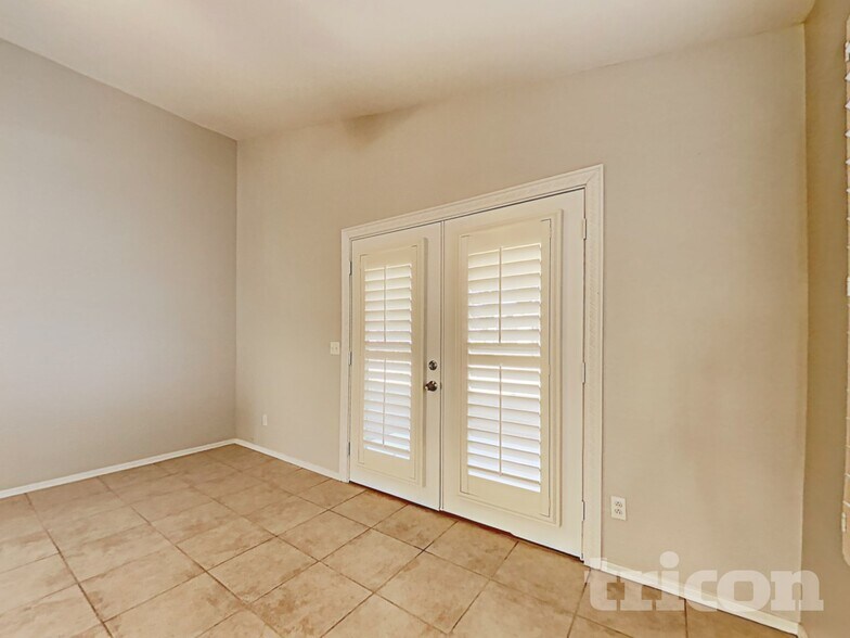 Building Photo - 15848 W Adams St