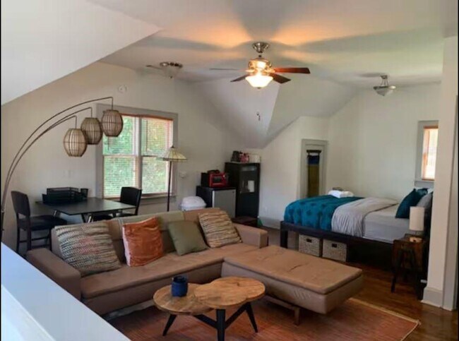 Building Photo - 2284 Cottage Grove Ave SE