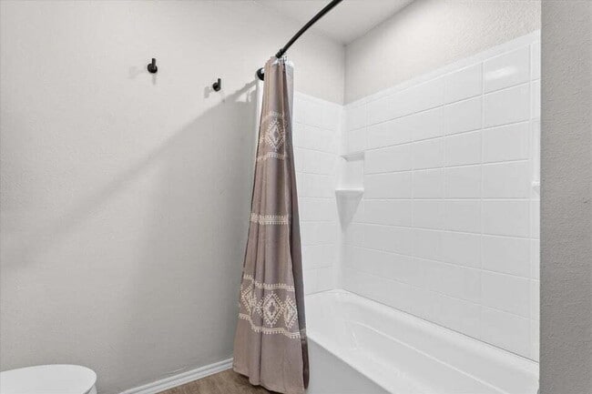 Building Photo - 327 Hiracheta Dr