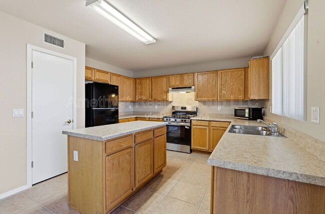 Building Photo - 3722 N 105th Dr