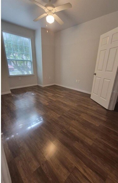 Building Photo - 1990 Erving Cir