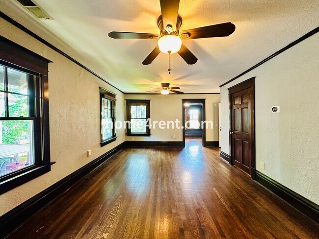 Building Photo - Beautiful, KCMO Home with Historic Charm, Updated Kitchen, Wood Floors and a Fenced Yard!