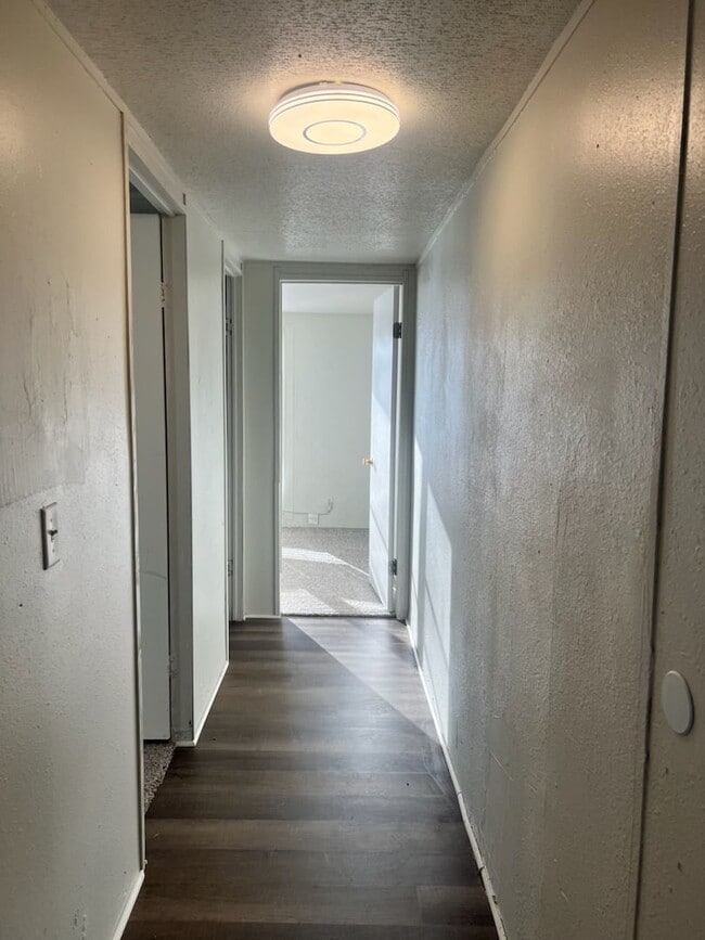 Building Photo - 1625 S 5th St