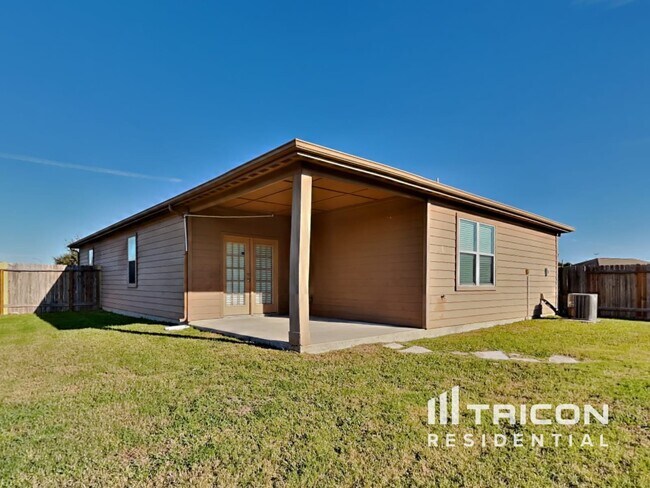 Building Photo - 1502 Tulip Ln