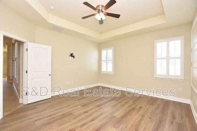 Building Photo - 1977 Wind Meadows Dr