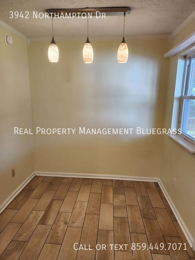 Building Photo - 3942 Northampton Dr