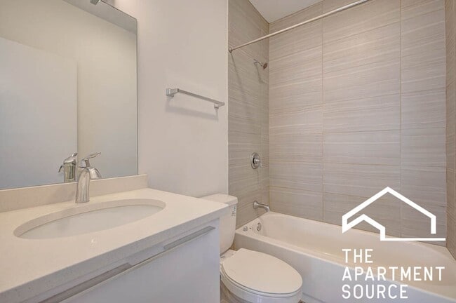 Building Photo - Condo Quality Duplex up 2 Bed/2.5 Bath, In Unit W/D