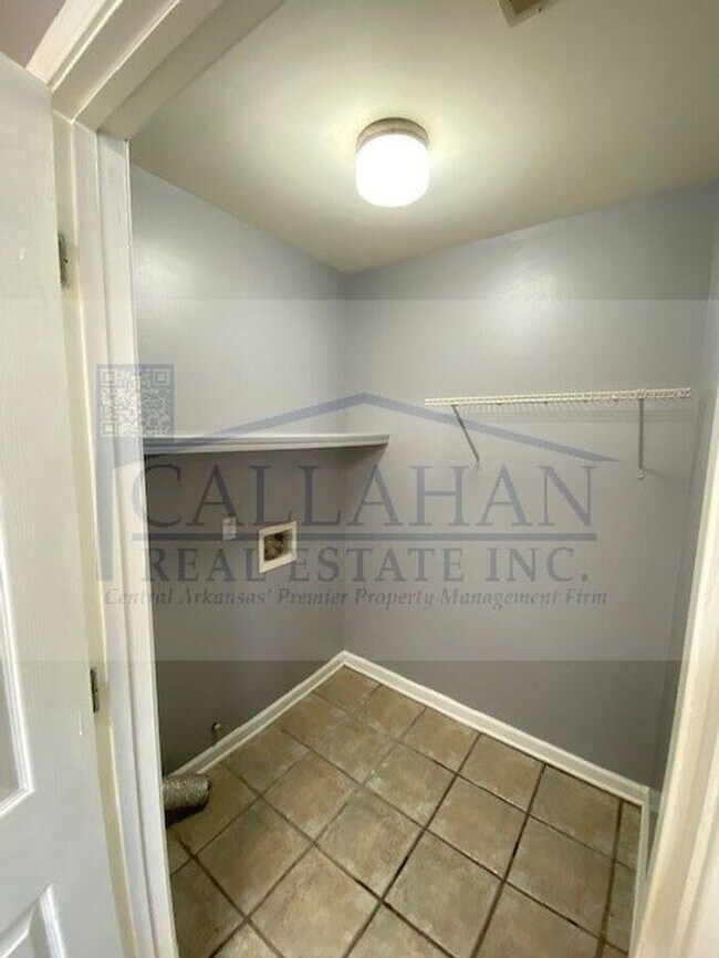 Building Photo - Sherwood 2 Bedroom Townhome