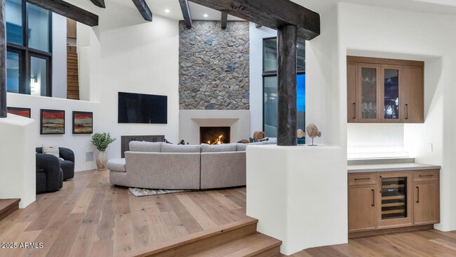 Building Photo - 5810 E Cholla Ln