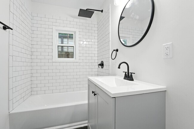 Building Photo - 354 Fernhill Ave