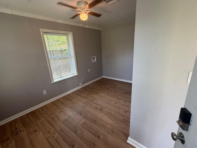 Building Photo - 1610 Dudley Ln