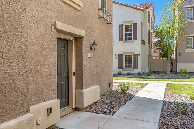 Building Photo - Modern Tri-Level Townhome in Copper Leaf C...