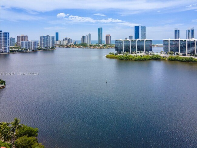 Building Photo - 3255 NE 184th St