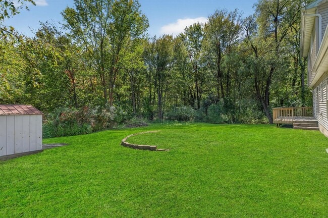 Building Photo - 531 NY-211