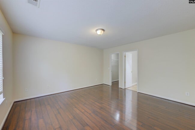 Building Photo - 1908 Lake Carolina Dr