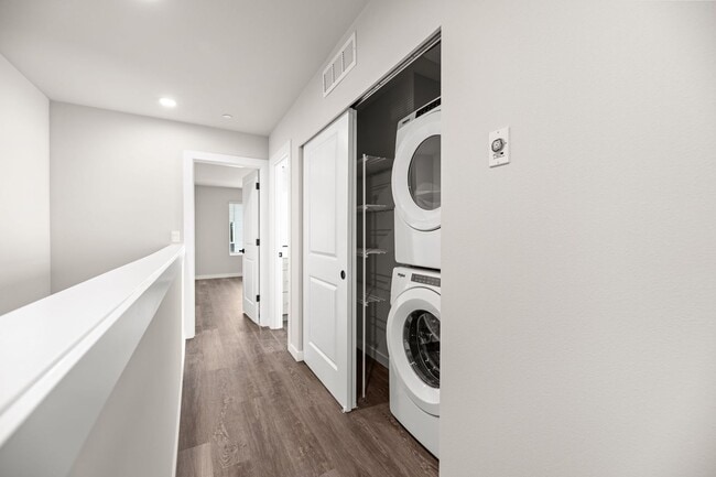 Building Photo - New Luxury Townhomes - Avail March 1st!