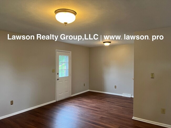 Building Photo - Charming and Clean- Hollins Three Bedroom ...