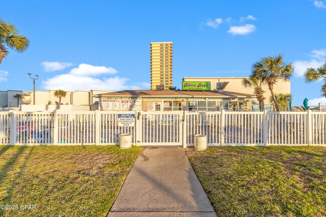 Building Photo - 8743 Thomas Dr