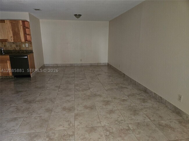 Building Photo - 2500 NE 193rd St