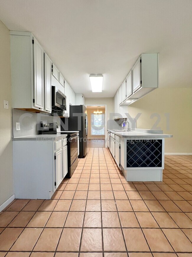 Building Photo - Spacious 2-Story 4/2/2 in Ft. Worth For Rent!
