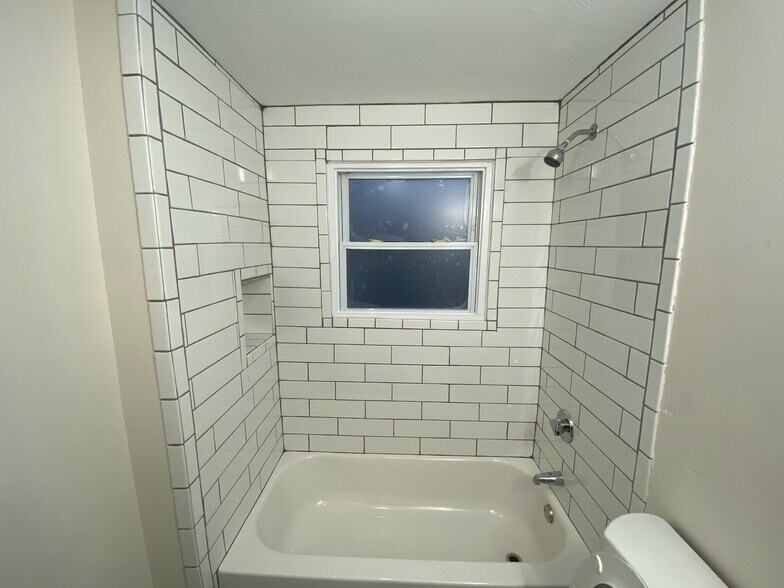 Building Photo - 53 Sumner St