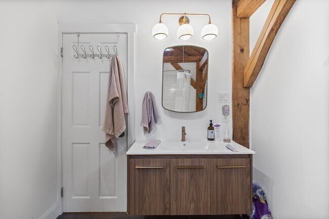 Building Photo - 7 Murdock St