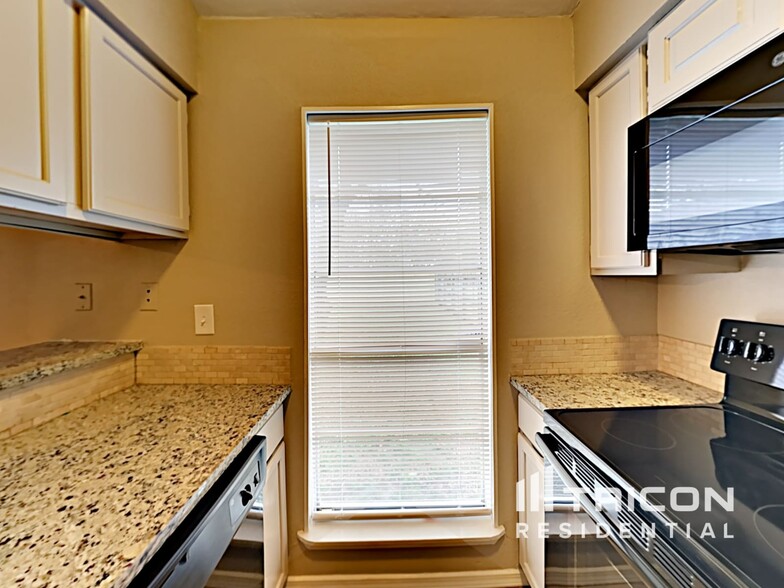 Building Photo - 5126 Casa Oro St