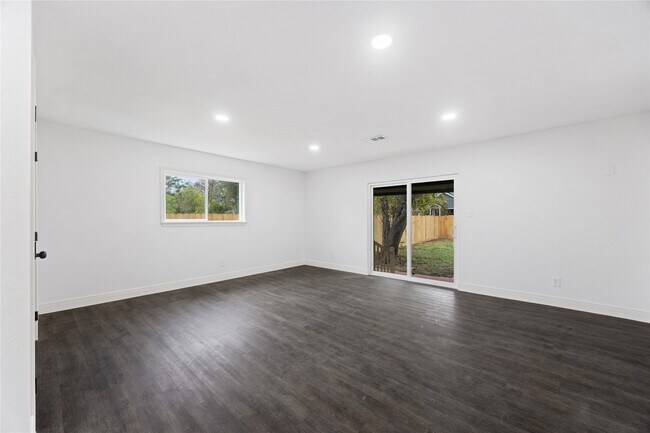 Building Photo - 125 Bolden St