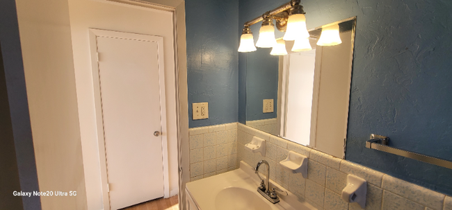 Building Photo - 10852 Cassandra Way