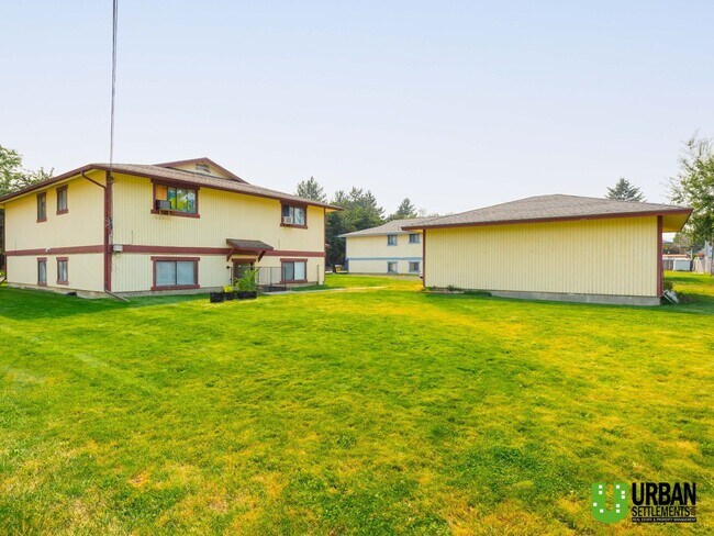 Building Photo - 13211 E Skyview Ave