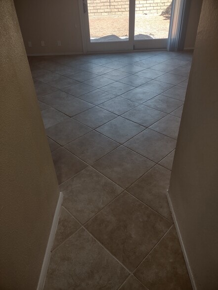 Tile Floor - 322 Esquina Dr