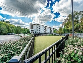 Building Photo - Trail's Bend