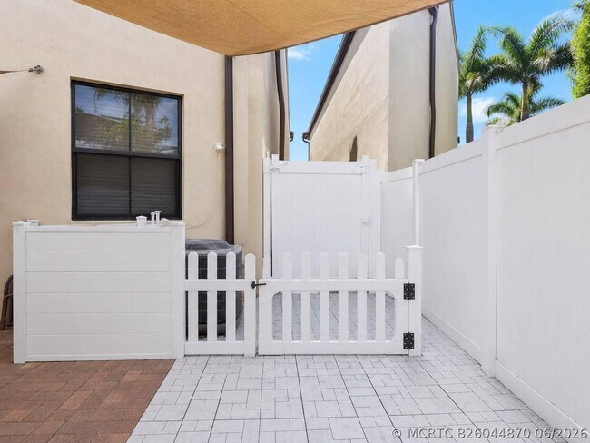 Building Photo - 4822 NW 56th Ct
