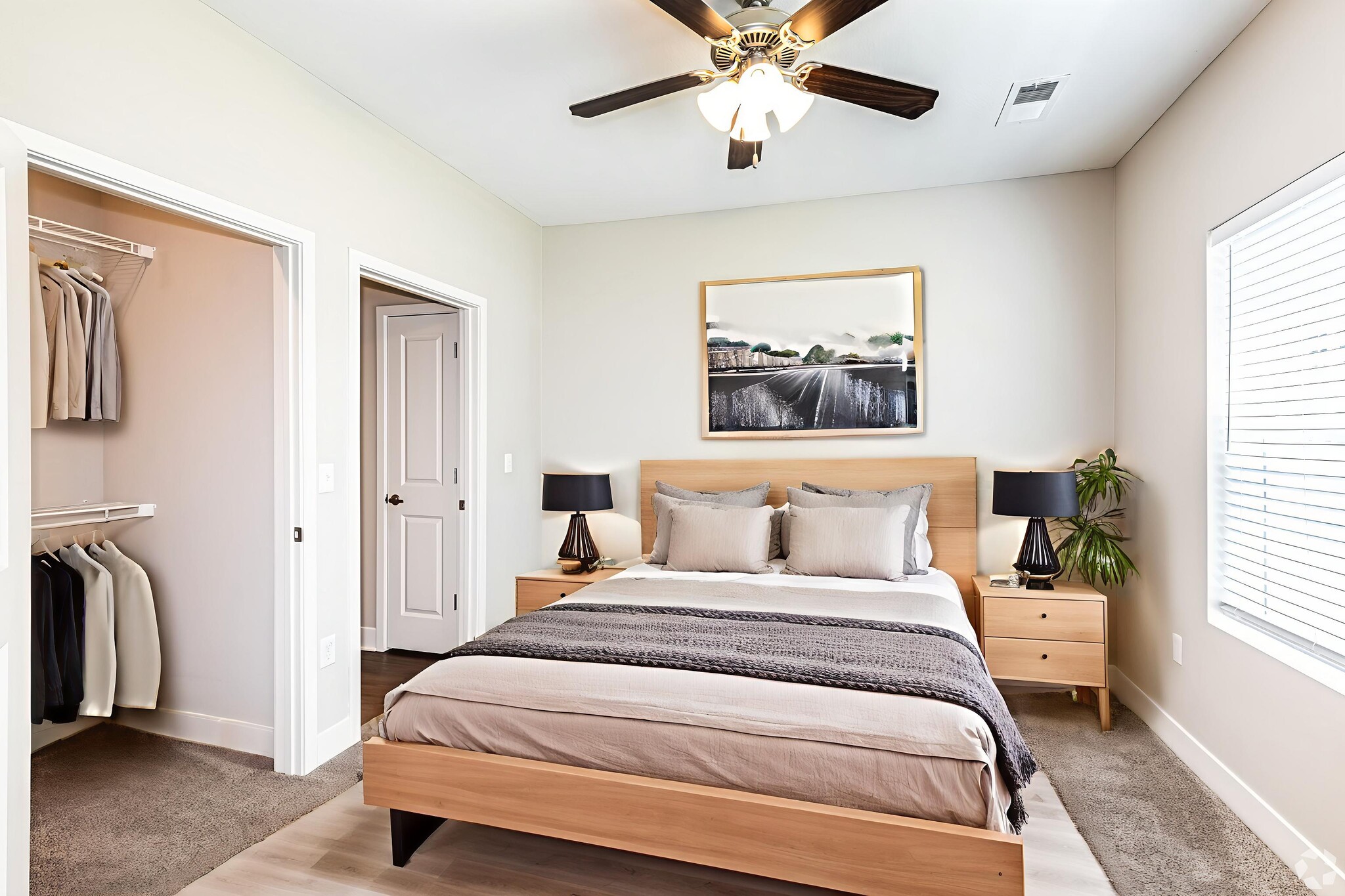 Building Photo - 5601 NE 80th Ter